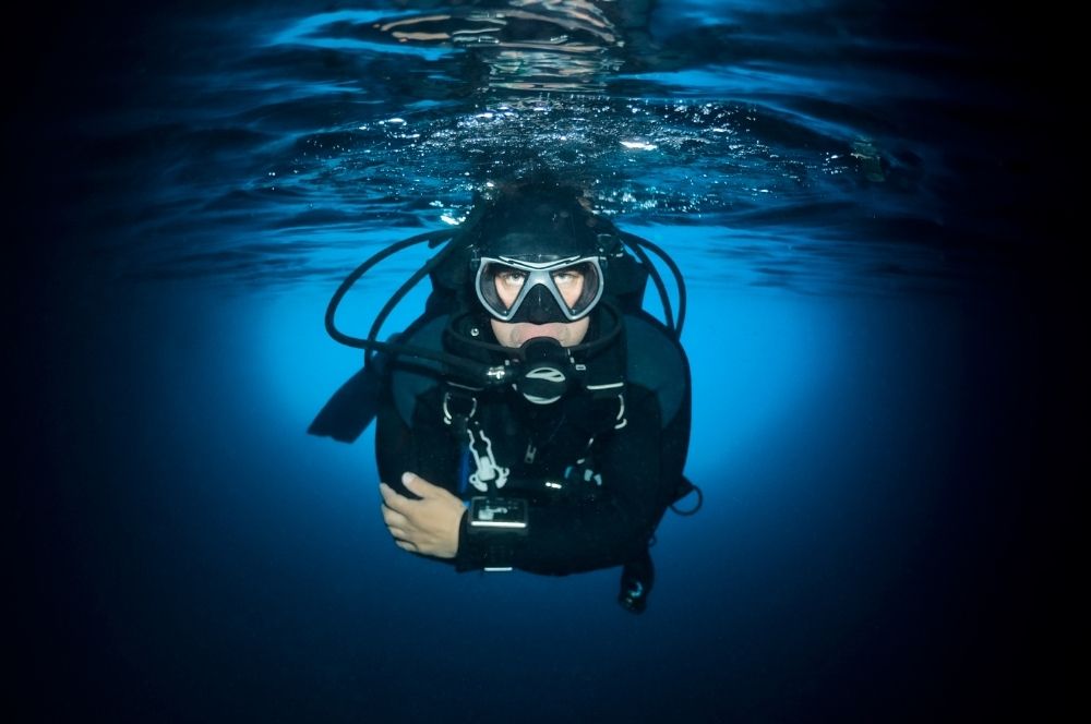 Master Scuba Diver Vs. Divemaster: Unveiling The Elite Diving Certifications